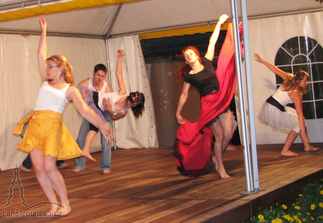 08 vystoupeni studia Z Dance.jpg